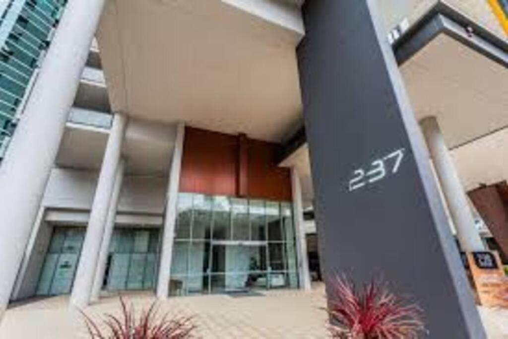 In The City Perth 1B1B Pool And Nice View 외부 사진